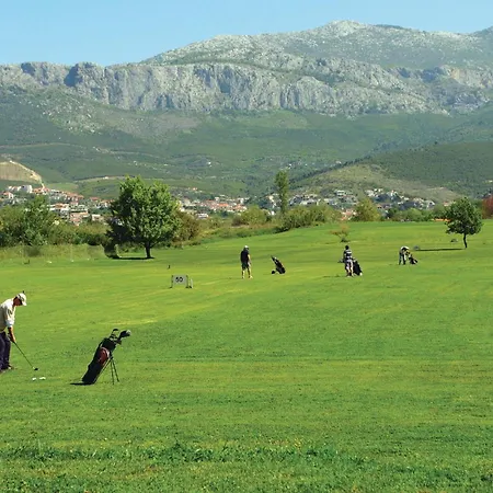 Апартаменти 0-bedroom In Stobrec